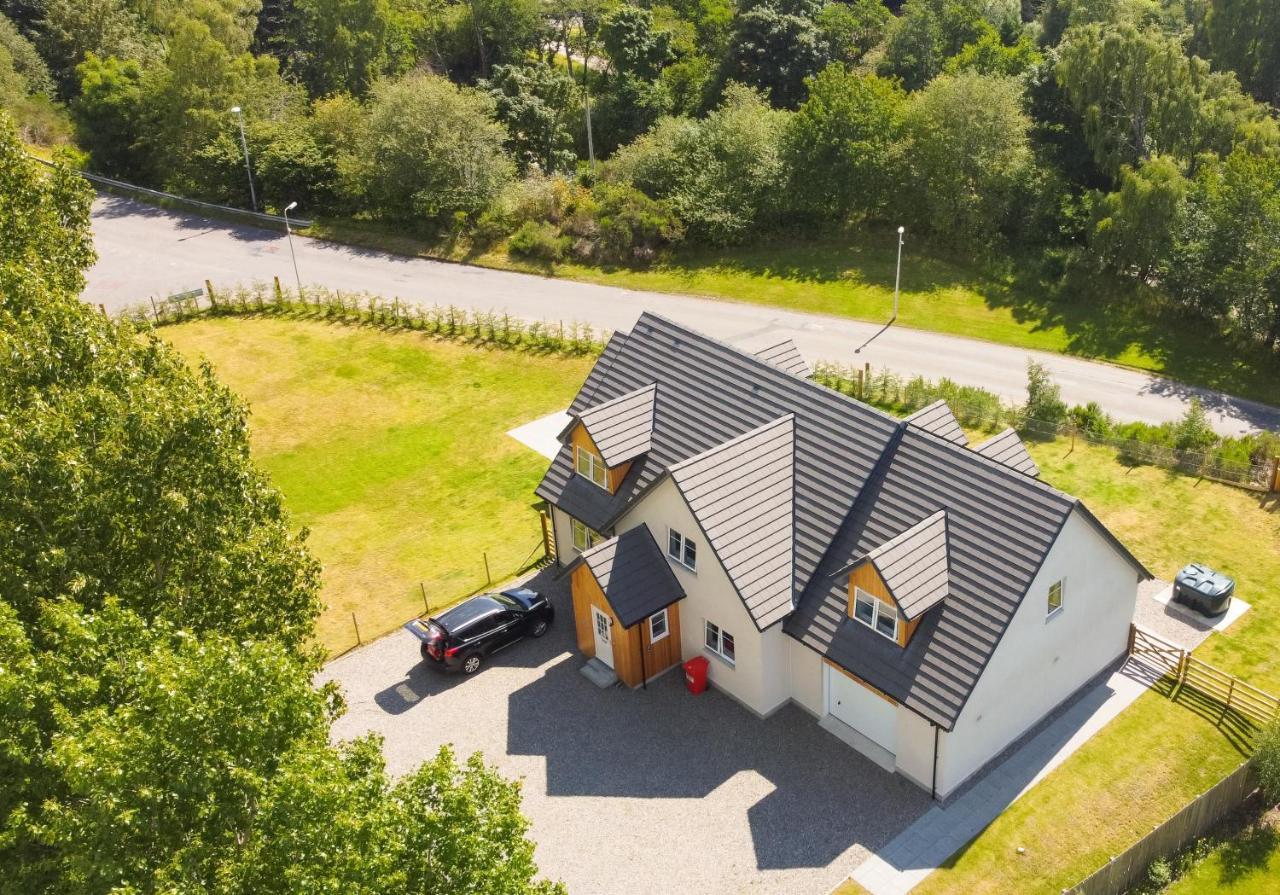 Braeside - Family Home In Nethy Bridge Exterior photo